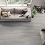 Piso Vinílico Frigg Ceniza Happiness  2 mm LVT Tránsito Residencial Autoadhesivo - Imagen 3