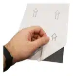 Piso Vinílico Frigg Ceniza Happiness  2 mm LVT Tránsito Residencial Autoadhesivo - Imagen 4