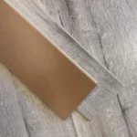 Piso Flotante Frigg Vision Gris Claro 8 mm HDF Simil Madera Alto Tránsito Click 2.71 m² Caja - Imagen 3