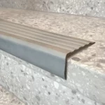 Protector Nariz Escalón Frigg Secure 7.5 cm Perfil de PVC Gris 1.2 m - Imagen 2