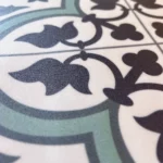 Piso Vinílico Autoadhesivo en Baldosas Azulejos Vinilhome 2 Aruma 1.5 mm SXP PVC Tránsito Residencial Frigg 0.45m² - Imagen 4