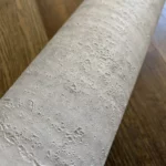 Revestimiento Autoadhesivo Flexible Simil Piedra En Rolllo FlexStone Concreto de Frigg 60 x 300 cm - Imagen 5