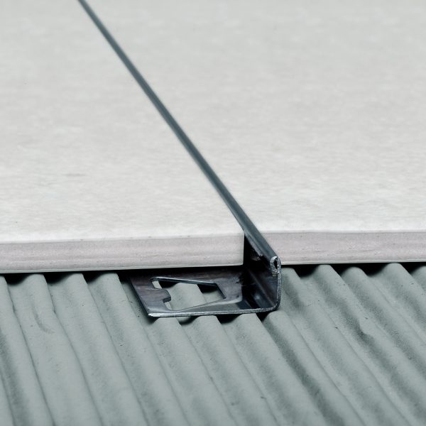 Varilla en L para Piso Atrim 22 mm Acero Inoxidable Brillante