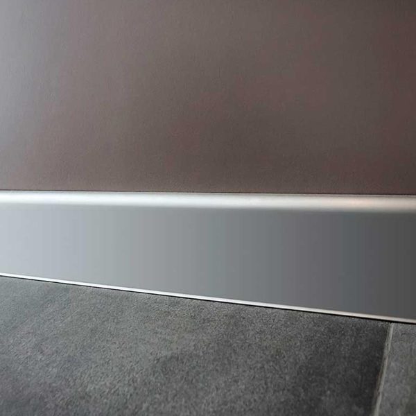Zócalo de Aluminio Atrim Apolo 70 mm Cromo Brillante