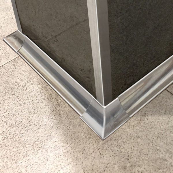 Zócalo Sanitario Plus Atrim 38x38 mm Acero Inoxidable Brillante
