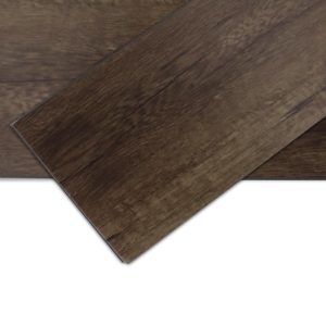 Piso Vinílico Confort Roble Oscuro 5 mm con manta SPC Tránsito Comercial Click 122 cm
